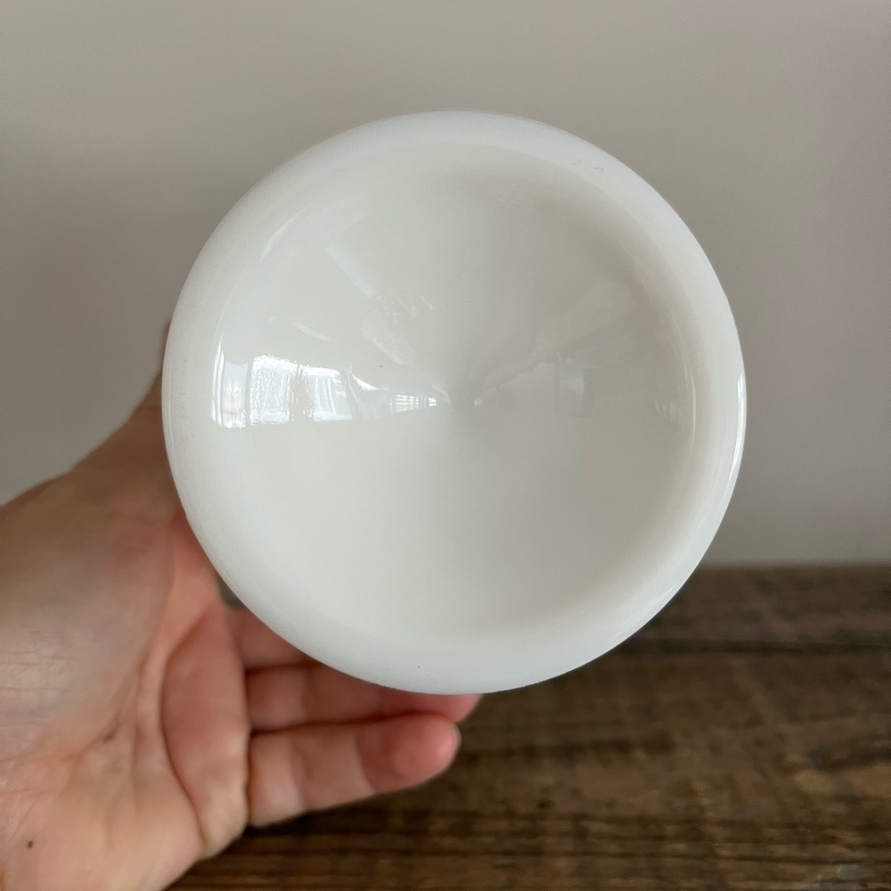 Westmoreland Vintage Diamond Milk Glass trinket dish - Picture 4 of 7